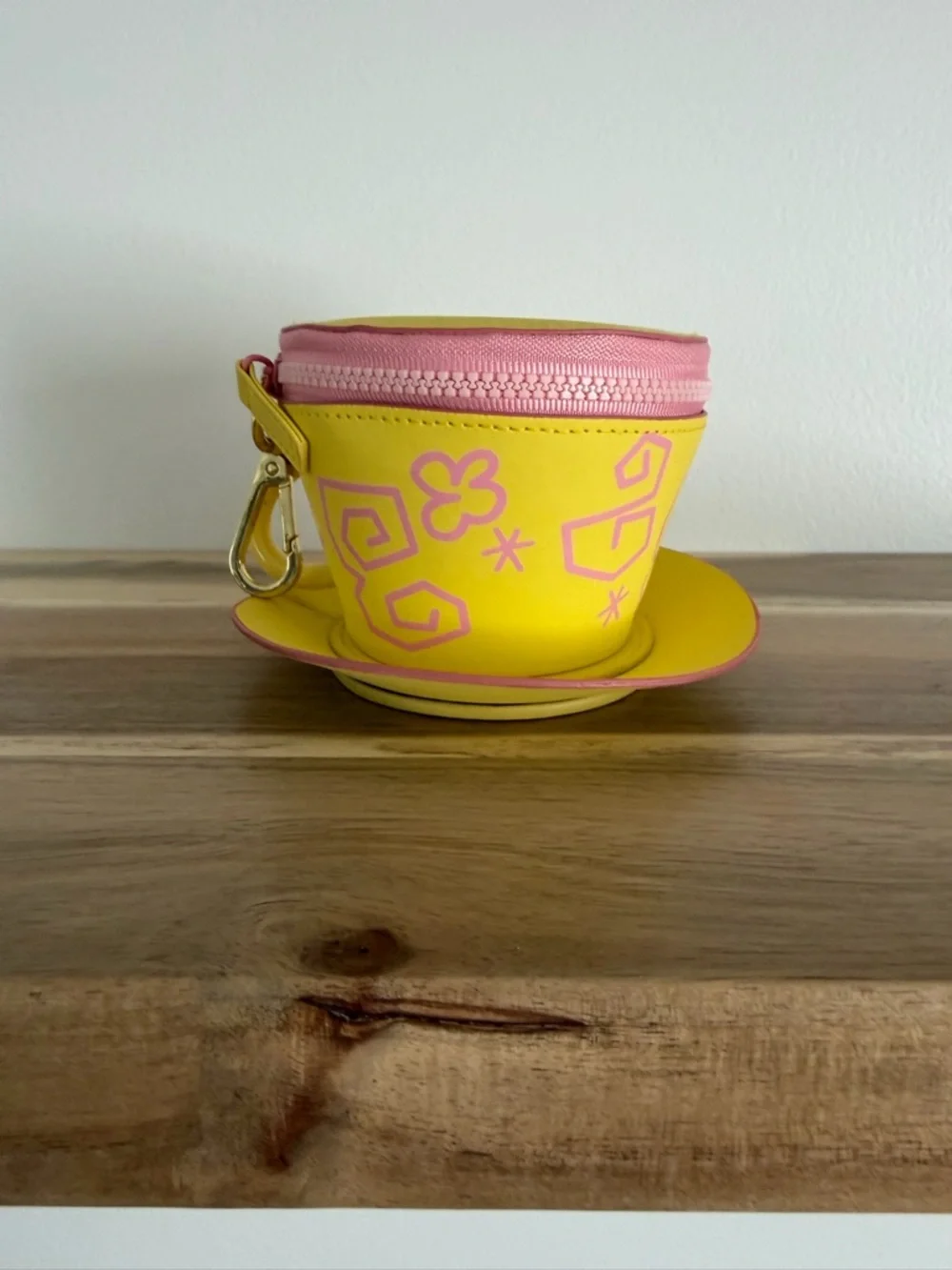 Disney Parks Alice in Wonderland Mad Tea Party Teacup Zip Coin Purse Bag Charm - Picture 4 of 10